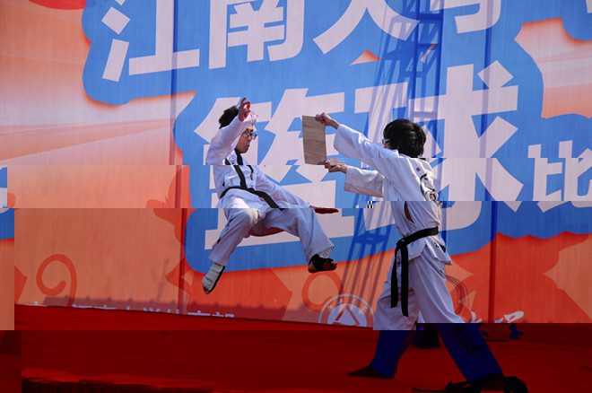 我校2016年度學生3V3籃球比賽開戰