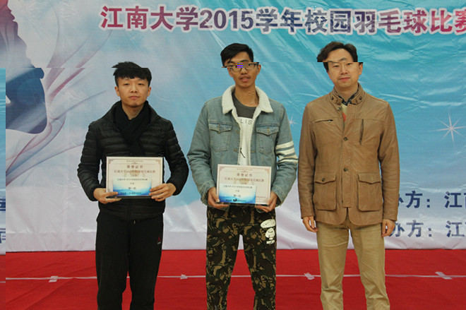 “羽人”高飛,共同進步——菠菜担保平台官网2015年學生羽毛球比賽成功舉行
